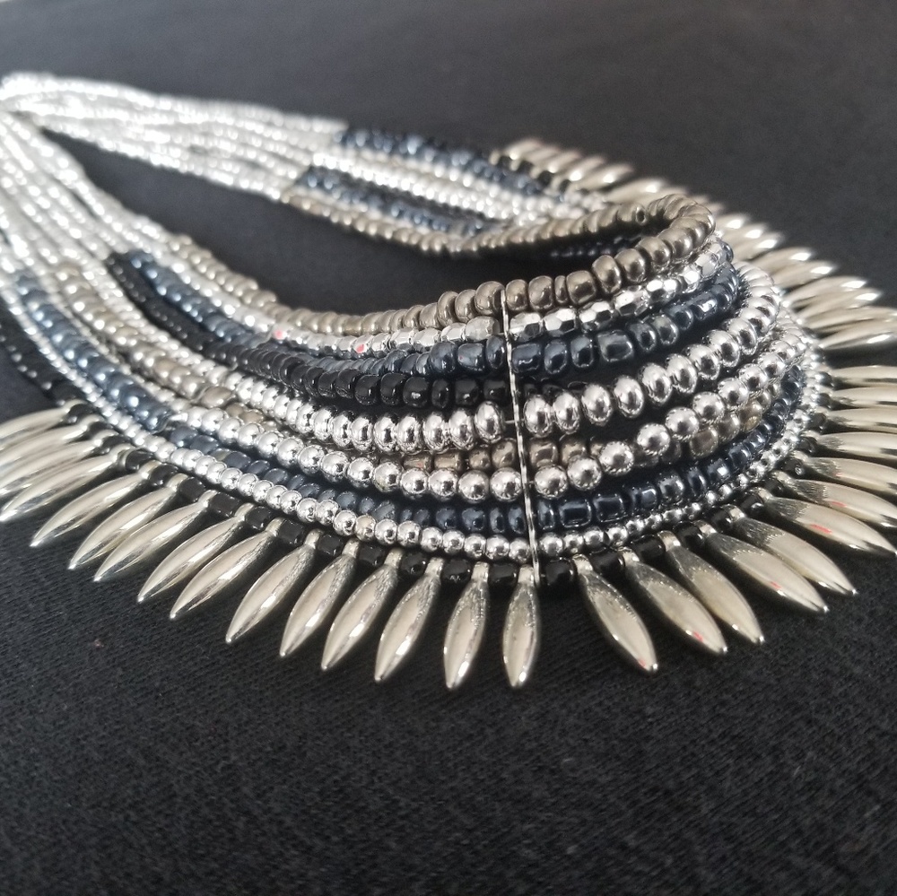 Beaded necklace - Picture 3 of 6